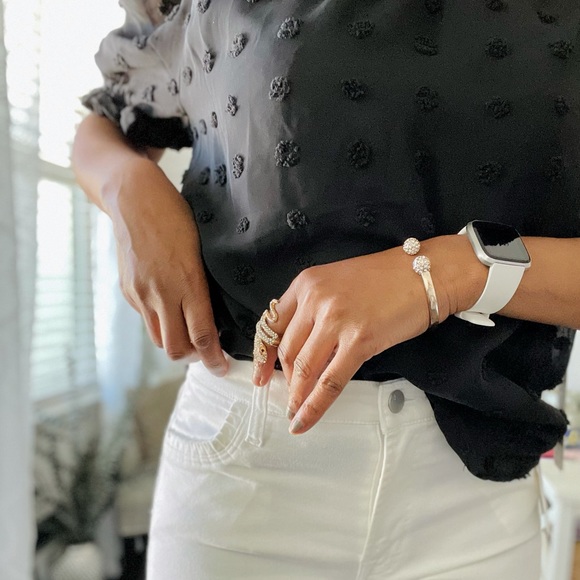 Meet Your Posher/Buyer - Picture 4 of 16